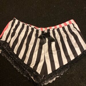 2 pairs of sleepwear shorts